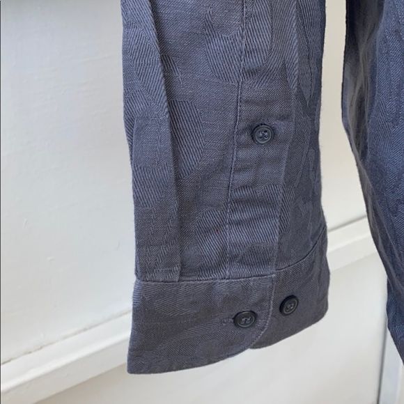 Grey Shirt - Picture 4 of 5